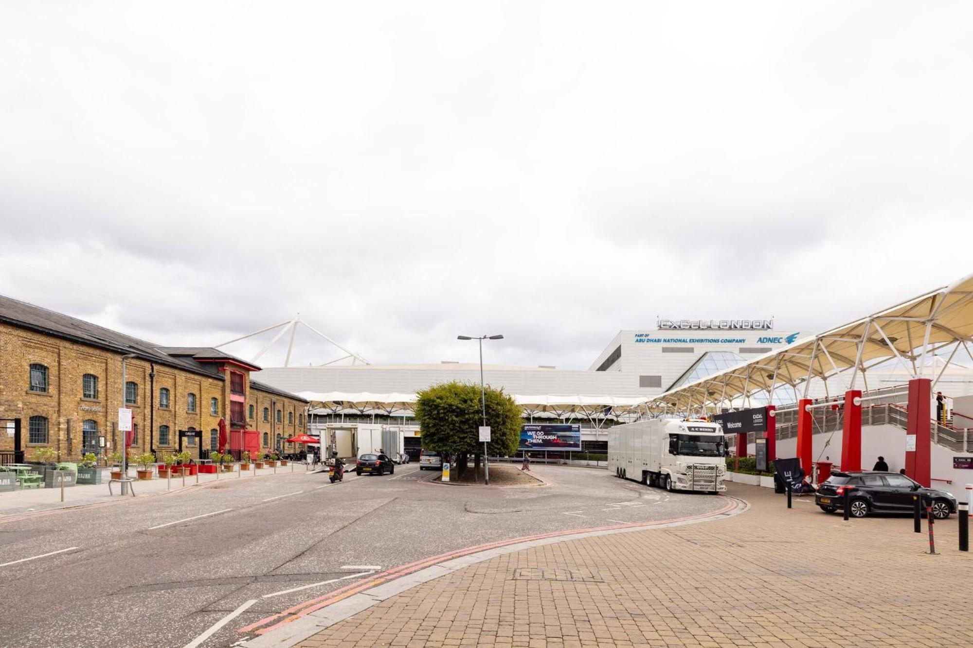 Wild Roses Serviced Apartments - Excel Warehouse 2 London Exterior photo